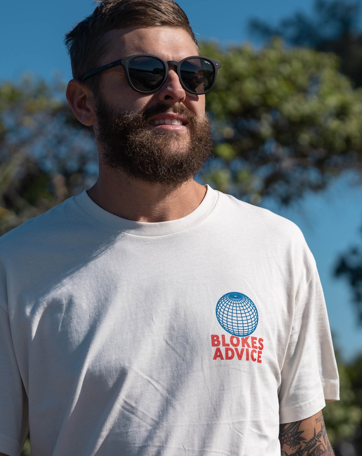 Globe Tee - Sand